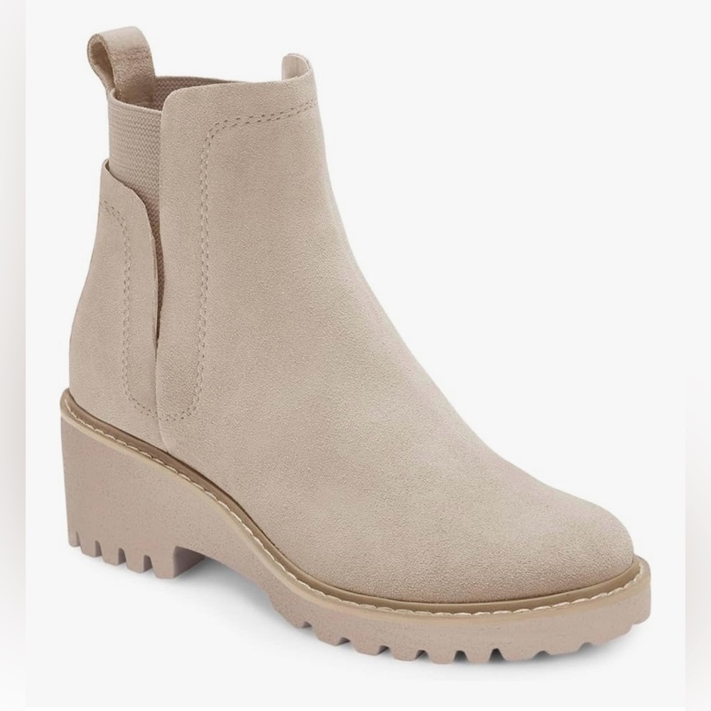 Trish Lucia Women's Chelsea Boots with Ribbed Platform Sole